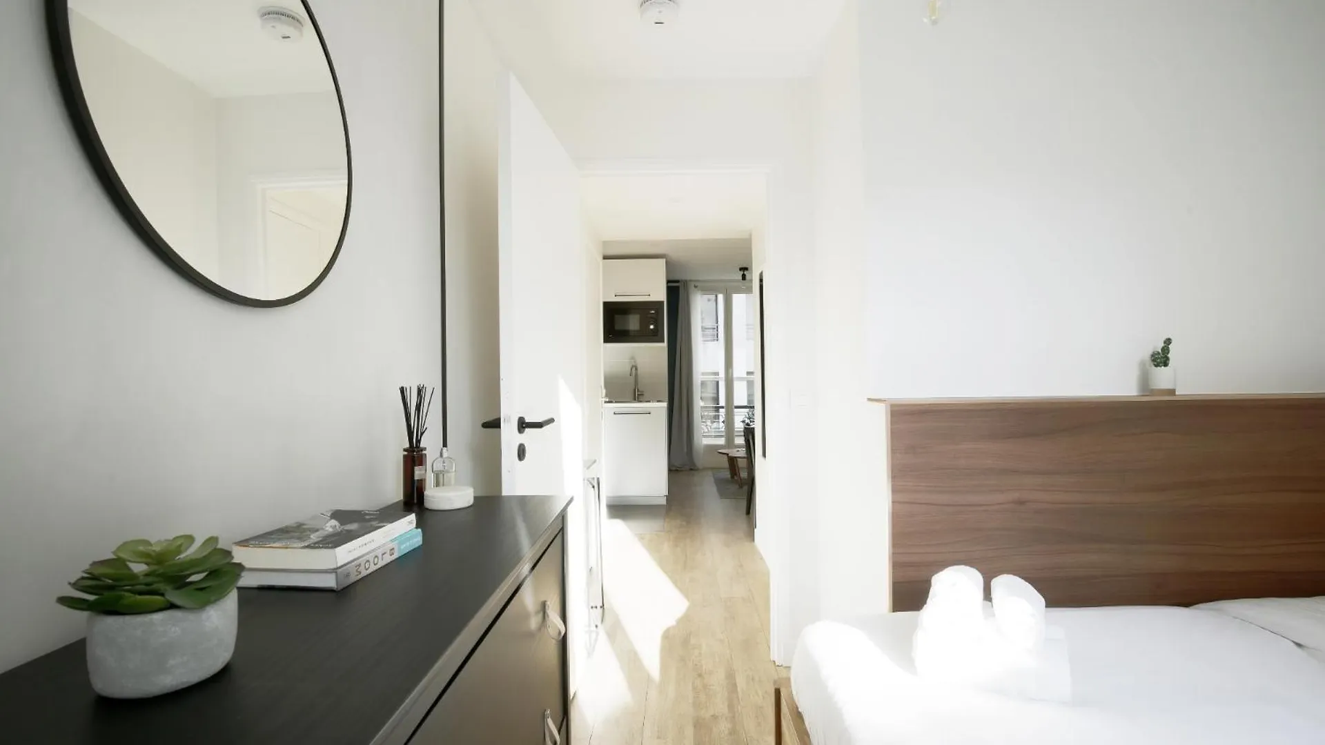 Stay In A Designer Apartment With Private Terrace Paris